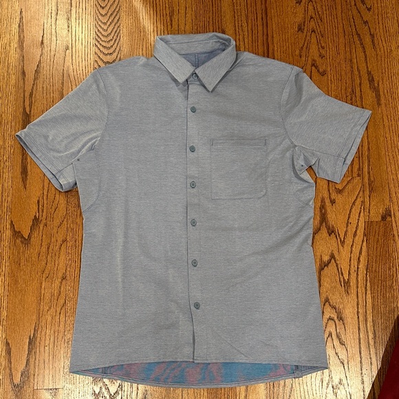 Lululemon Chambray button down Short Sleeve Shirt - Picture 1 of 1